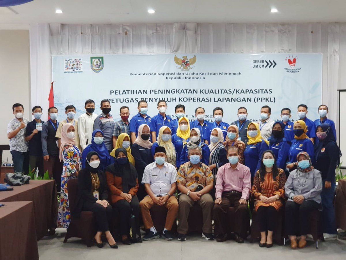 OktaPia26586442's tweet photo. Pelatihan Peningkatan Kualitas atau Kapasitas Petugas Penyuluh Koperasi Lapangan (PPKL) se-Provinsi Bengkulu yang diadakan oleh Kementrian Koperasi dan UKM di Provinsi Bengkulu π
Tanggal 22 April-23 April 2021
#penyuluhkoperasi #ppklcyberkop #ppklkemenkopid #ppkladakoperasijaya https://t.co/uI6pCdU9Yi