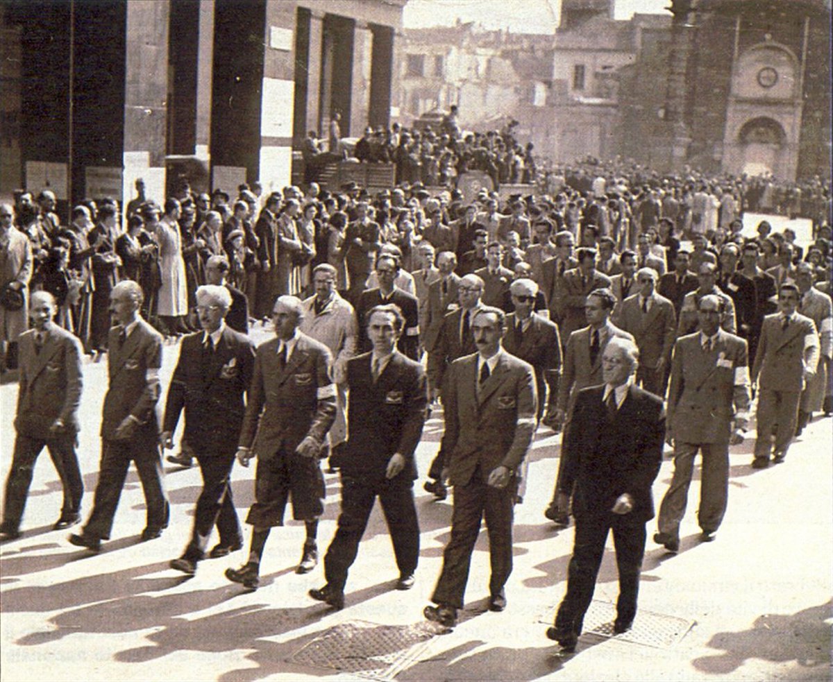 25 aprile 1945 a Milano, con Enrico Mattei e Ferruccio Parri.