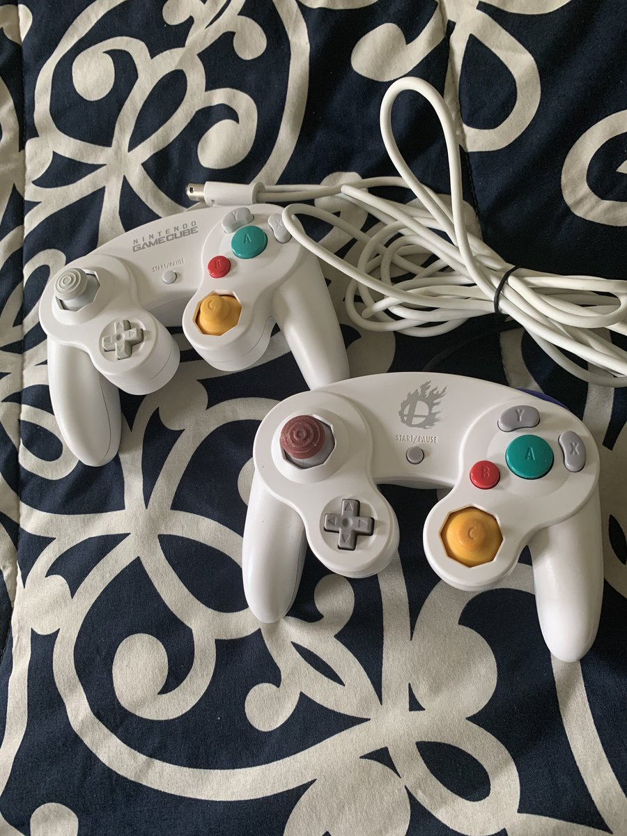 ANOTHER PREEM GIVEAWAY

In light of offline coming back soon i’m giving away an OG Japan White gamecube controller, somebody getting blessed🕊

Simply Retweet, Follow, &amp; Like to enter. 

If this does well, I got another surprise. Good Luck 🤞