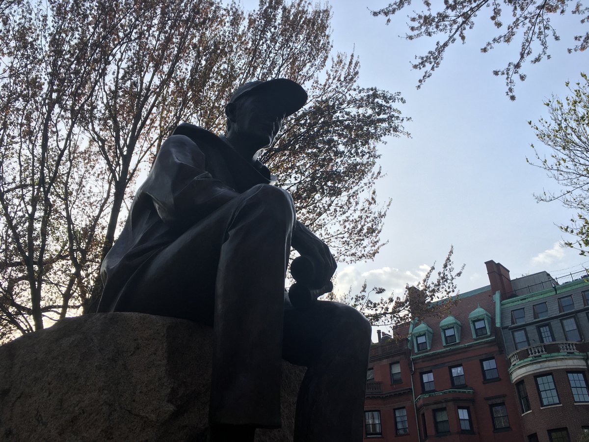 The Comm Ave Mall gets greener. Boston Common gets closer. My feet are starting to get tender. Emerald Necklace traverse is almost over.15/