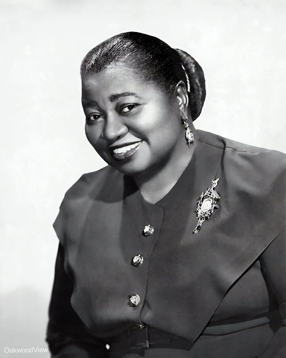 Hattie McDaniel was the first Black woman to win an Oscar for acting. She won Best Supporting Actress for GONE WITH THE WIND at 12th Academy Awards.  #Oscars  