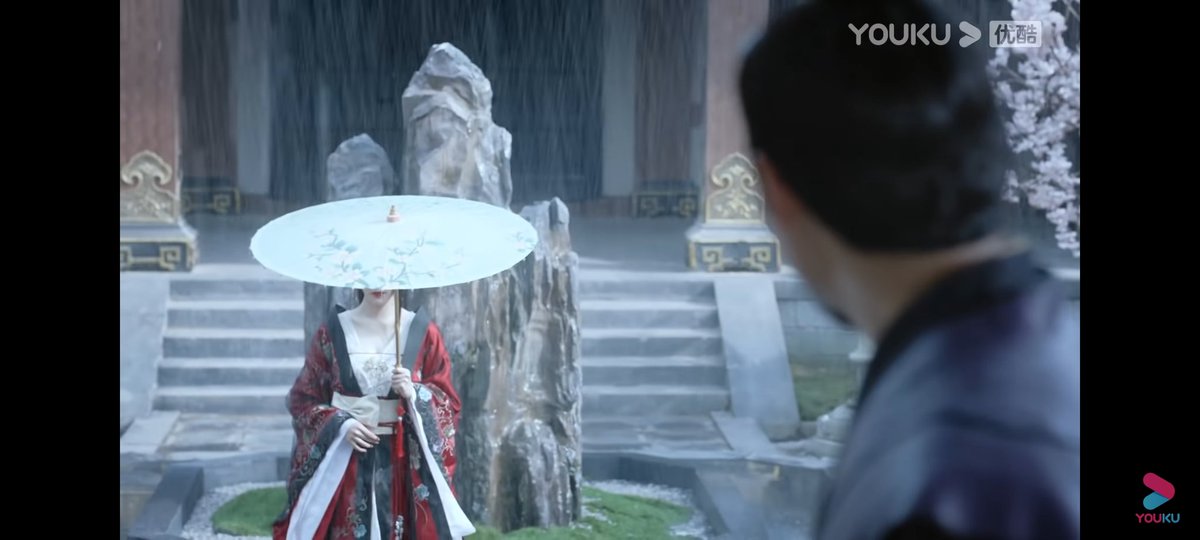 I've been patiently waiting for an umbrella scene and our beauty ghost delivered.  #amwatching  #WordOfHonor