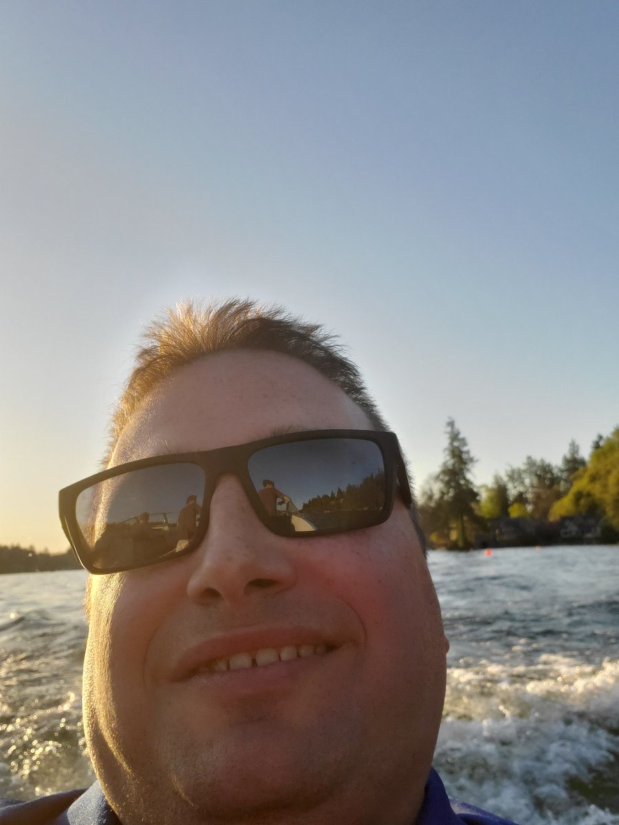 DDiazOOFOS's tweet image. Watchin imax mortal kombat 8:30 pm finish him!!