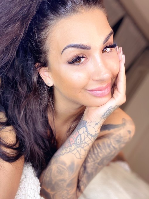 😍😍😍 https://t.co/KTVNCKEnWC<a href="/tag/happyfriday"class="tags"><span>#happyfriday</span></a>