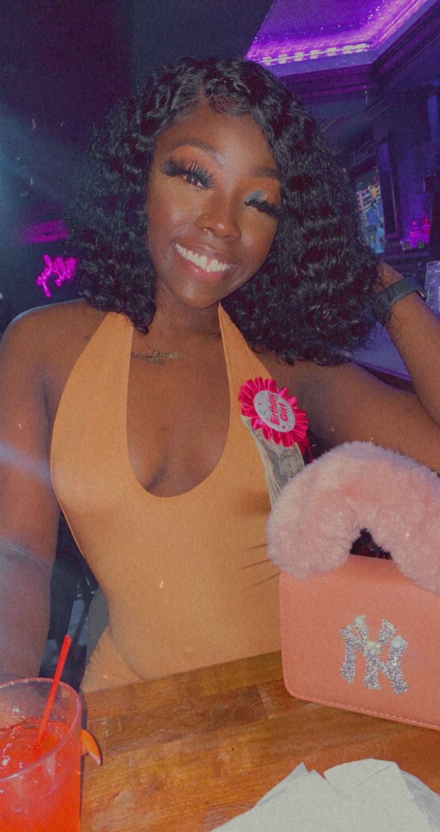 __Danielleee12's tweet photo. BIG 23 🥳🤸🏾‍♀️ https://t.co/cB0AnJ5FRh