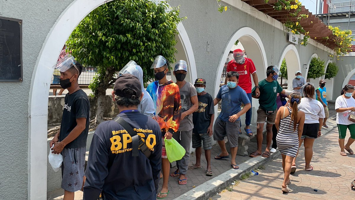 BulaCANHelp's tweet photo. UPDATE: Muling tinuloy ang ating community pantry na pinuntahan ng 200 tao.
Ang ating community pantry po ay gaganapin na lamang hanggang 1:30 ngayong hapon. Maraming salamat po!
#BulaCANhelp https://t.co/LWpXBteKlf