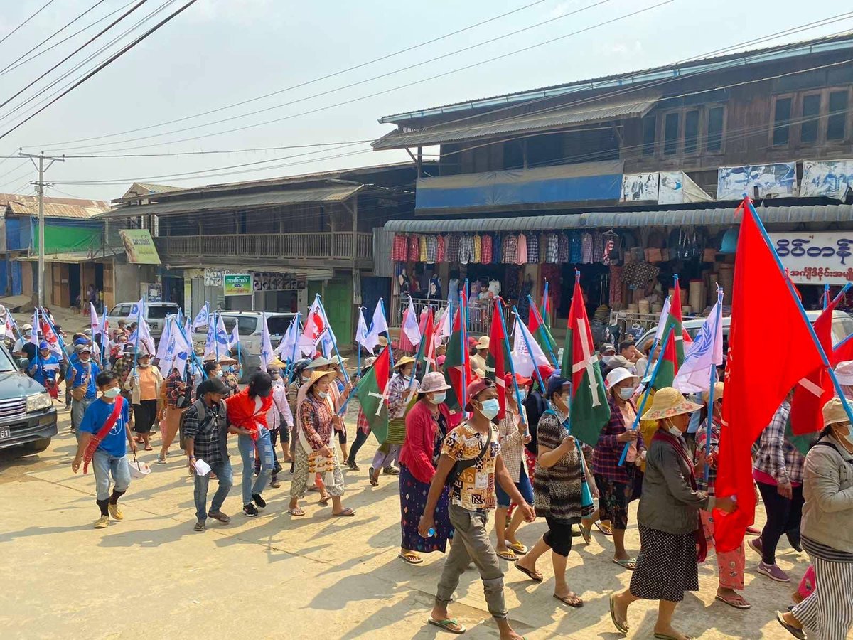 KhinMiMi7's tweet photo. Peaceful Protest in Saing Taung village, Hpa-Kant, Kachin State this morning 

#WhatsHappeningInMyanmar #Apr25Coup #MilkTeaAlliance https://t.co/G5EeoH8cjI