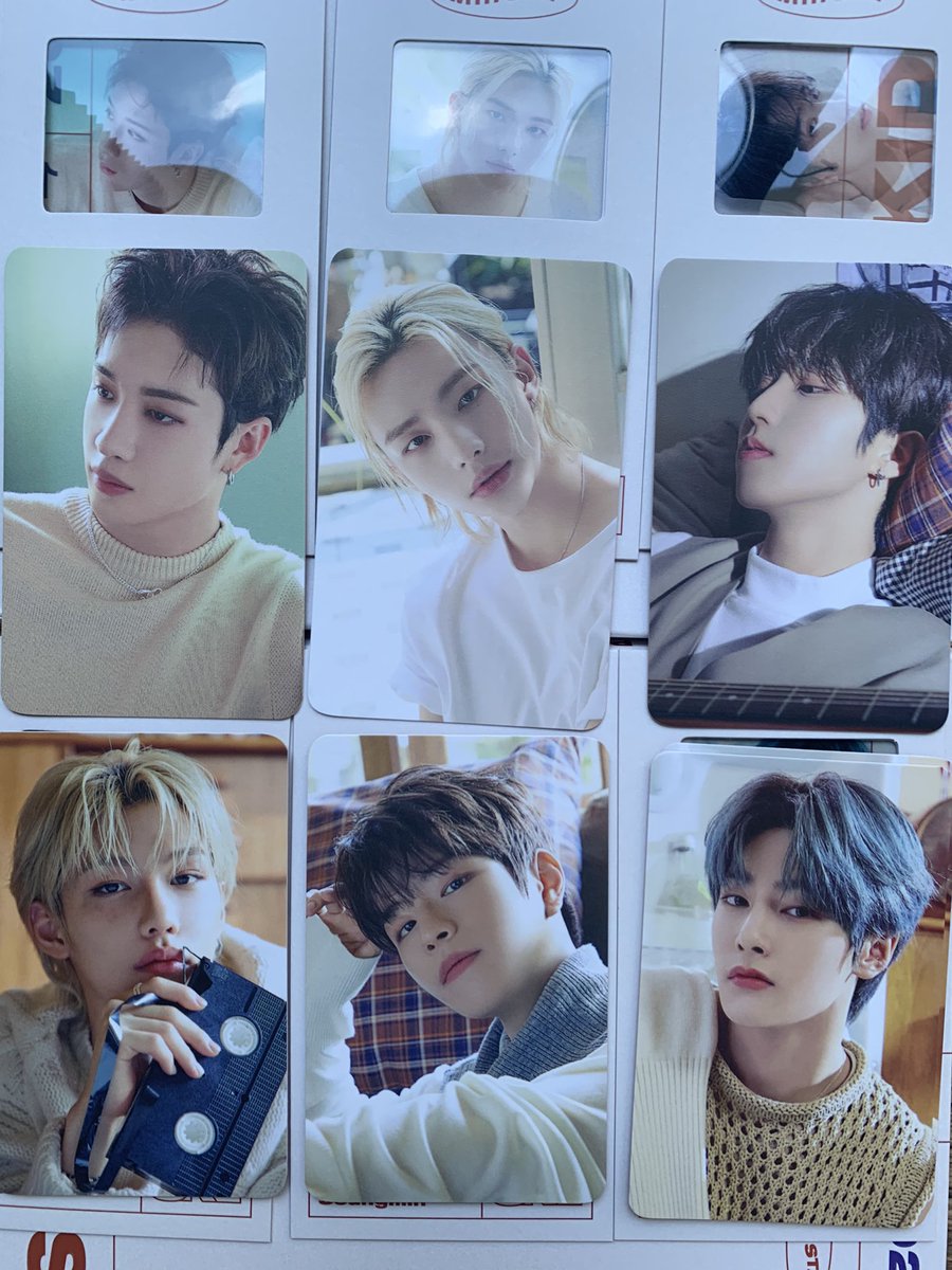putting up for claims! seasons greeting member set $7 SGD (1 pc + 1 frame pc + 3 postcards per member) unit + group postcards $5 for set of 3 please dm if you are an overseas buyer!~