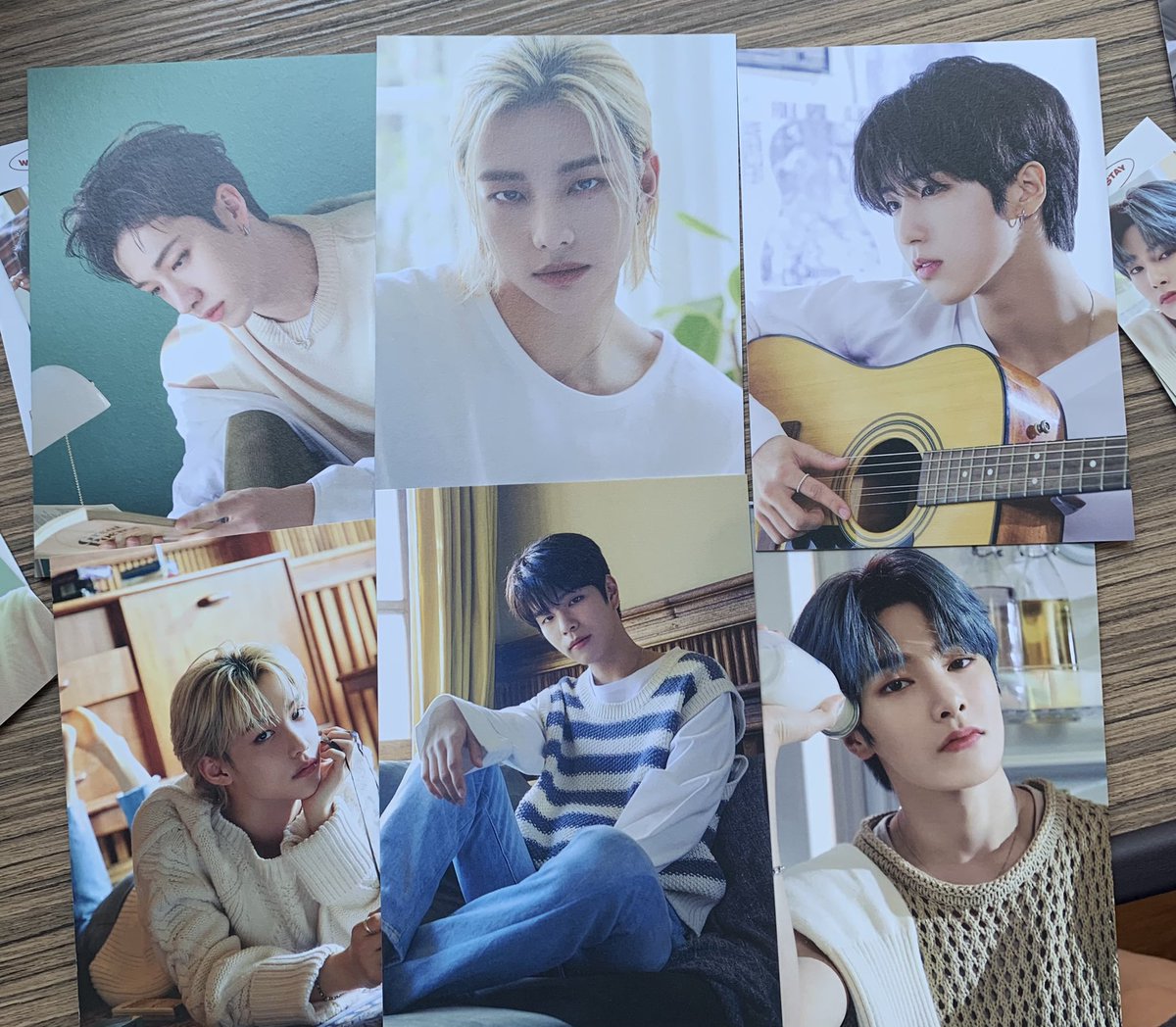 putting up for claims! seasons greeting member set $7 SGD (1 pc + 1 frame pc + 3 postcards per member) unit + group postcards $5 for set of 3 please dm if you are an overseas buyer!~