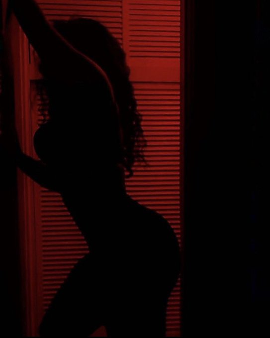 Watch Birkin Bag Mee Daddii 👜🛍's leaked NSFW photo on TwXstars