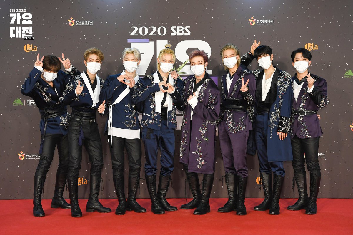 straynations's tweet photo. i dont care what anyone says, the modern hanbok outfit concept belongs to stray kids https://t.co/V7p7QwRSrI