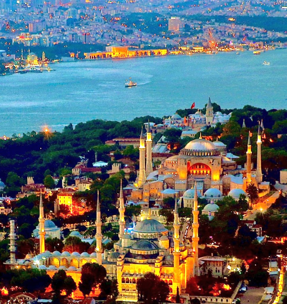meyo2300's tweet photo. #Constantinople değil #İSTANBUL @jobiden https://t.co/xbmjS96r7P