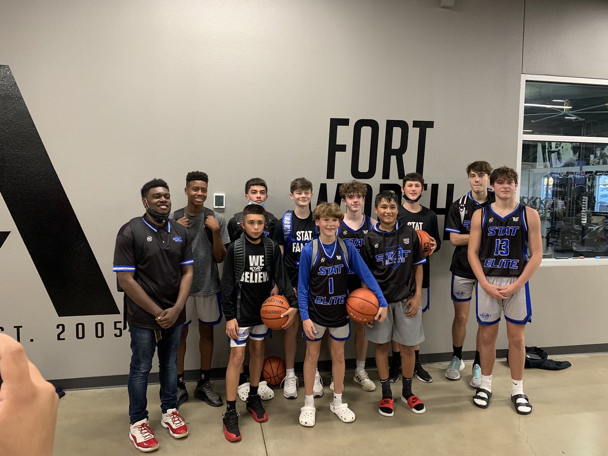 DeShaunHartley's tweet image. Got our first team win today 58-56 over a tough EHB squad. They overcame an 11 point deficit. Proud of my @stat_pro family. First of many🤞🏿.