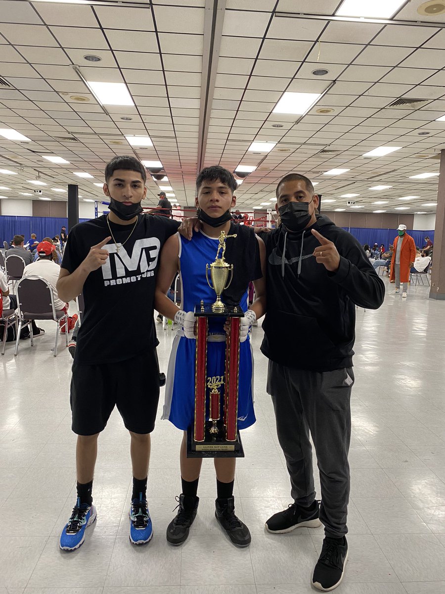 NateJuarez's tweet photo. Little bro “Fernando Juarez” with the first bout first win! #TeamJuarez 🥊 https://t.co/ZYXWCxsnHl
