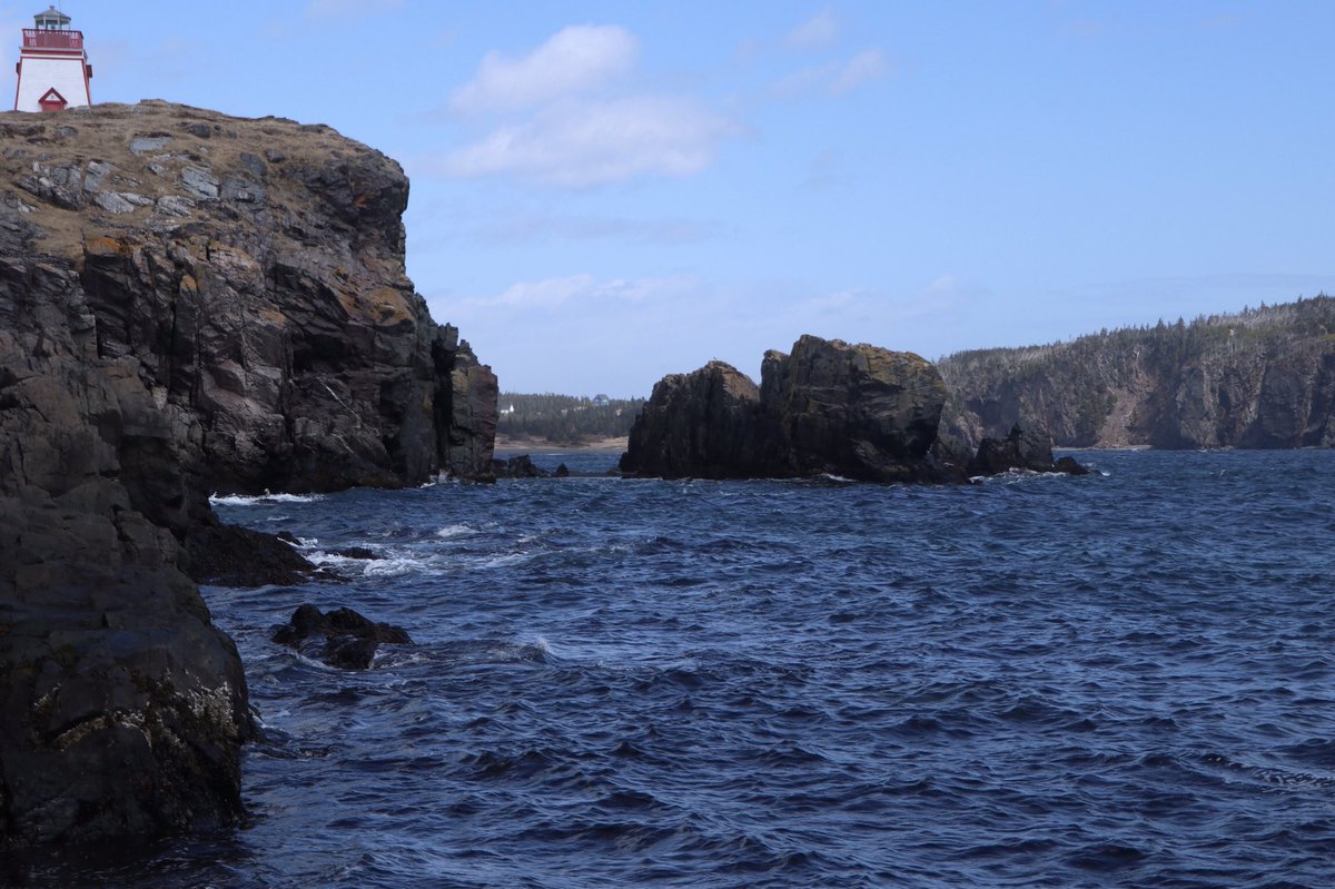 diggerjones27's tweet photo. Touring the Bonavista peninsula today.  #fortpointlighthouse @TownofElliston #rootcellars #maberlyloop #ticklecove #SeaArch @ExploreCanada @CanadianPhotogs #newfoundland @CanonCanada https://t.co/fyHOUofsuc