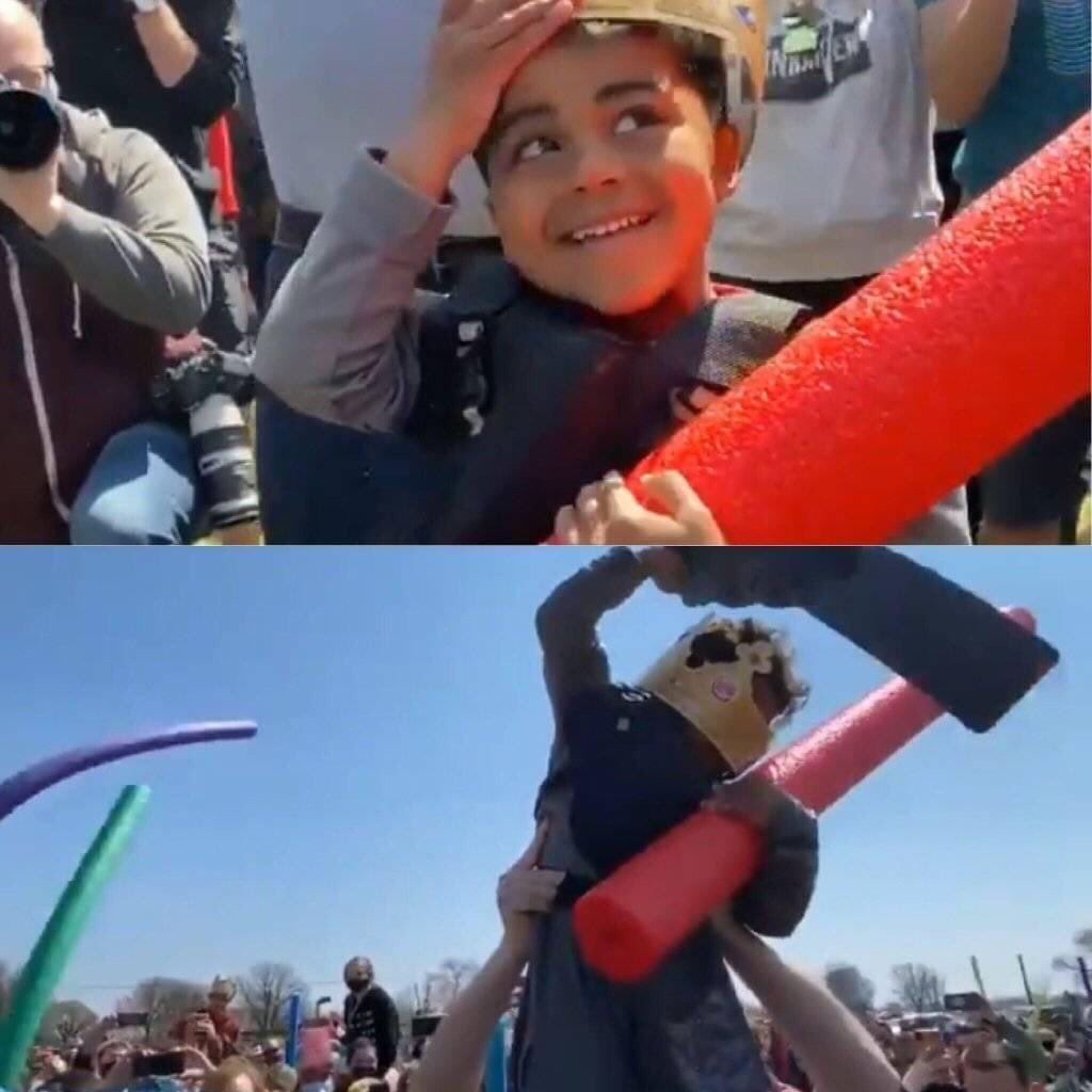 vincedalison's tweet photo. THE BEST FIGHT OF THE DECADE! this is pure wholesomenesses a 5 year old named Josh was crowned as the KING OF JOSH
#JoshFight https://t.co/fJxqT2wjkV