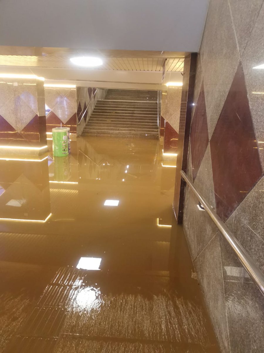 ChristinMP_'s tweet image. Rs 314 crore rail terminal at Byappanahalli suffers leakage, flooding after rain @SWRRLY @bengalurutrains
 @KARailway @kar_rail @dyamannavar