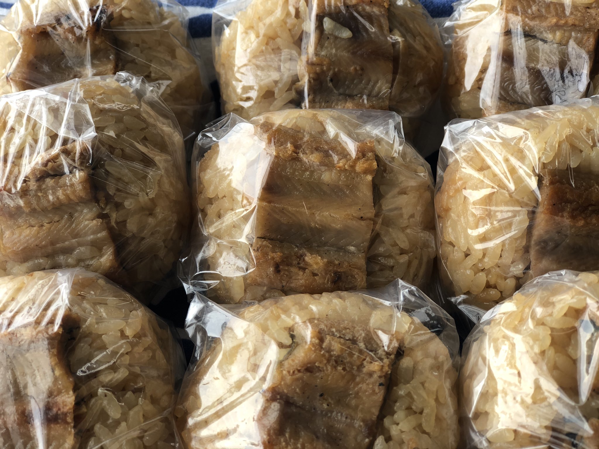 杉原功商店 本日は あなごおにぎり を販売しております 他産地のあなごが入荷し 浅野米屋さんに作っていただきました 限定販売ですので ぜひご賞味ください あなごおにぎり あなごおむすび お米屋さんのおにぎり T Co Idnhfut5tg