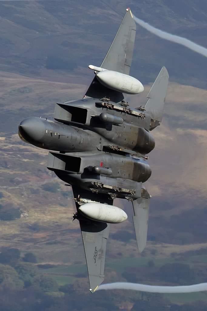 'BOLARS' USAF F-15E Strike Eagle from the 492d FS at RAF Lakenheath powers through Cadair Idris in Snowdonia. #madhatters #WeAreLiberty