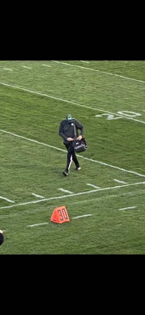 IrishSro's tweet image. Coach Don Brown has been an Irish Football coach for 35 years.  He has been a constant figure, mentor, motivator, and has touched many young lives. He coached his final football game today for the Irish. He will definitely be missed. Thanks Coach ☘️