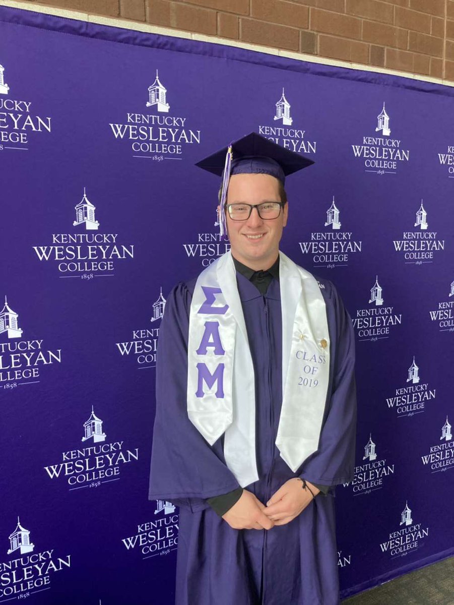 KWCSammies's tweet photo. Today we had 9 brothers walk the stage at Kentucky Wesleyan’s 153 commencement! Due to the pandemic we had not only the class of 2021, but also a few from the class of 2020. We wish these brothers good welfare in their future endeavors. Fast and Firm! #graduation #sigmaalphamu https://t.co/TzE4BCP8W6