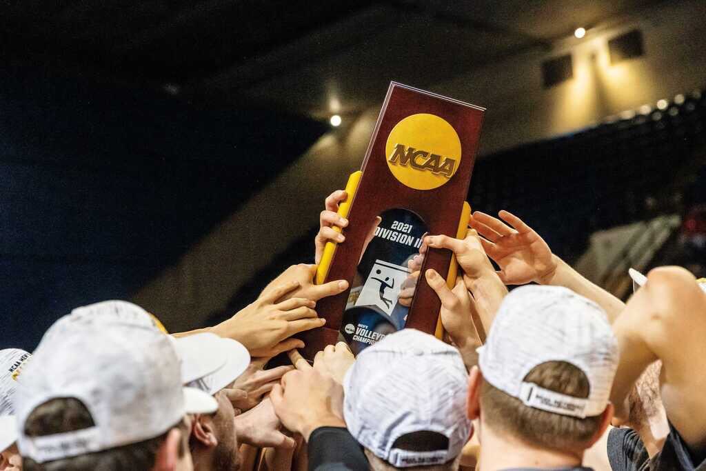 NCAA's tweet photo. Capping a perfect season, @carthagesports wins the 2021 @NCAADIII Men's Volleyball National Championship! 🏆 https://t.co/3spJ1dU4ML