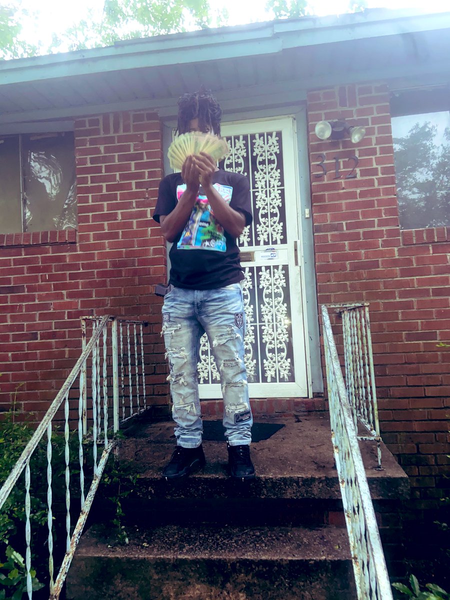 teezy6ixx's tweet photo. I Cant Go Broke Ill Kill For Dem Racks #GG 6️⃣💥 https://t.co/LAiLQTyMAX