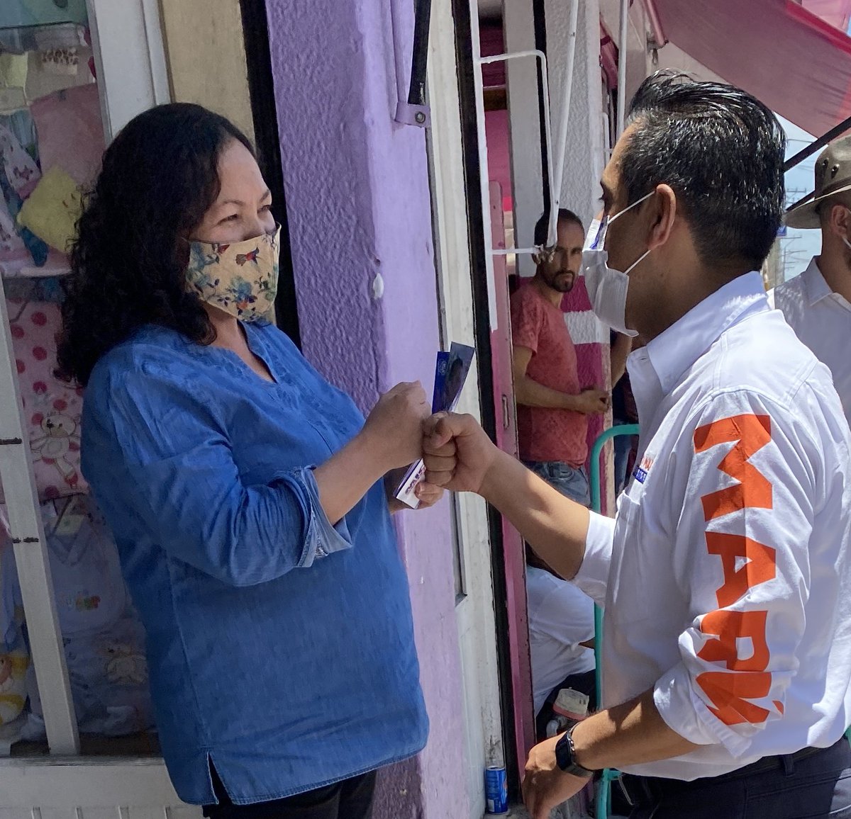 MarunTono's tweet photo. Recorrimos la callejuela Oliva y Orozco y la Zona Peatonal.
Aquí he trabajado y ha sido parte de mi vida, le tengo mucho cariño a este lugar. Amigos, vecinos y comerciantes nos recibieron de una forma cálida y amigable, muy pronto #SanFranciscoDelRincón estará #EnMejoresManos. https://t.co/LztPLT9oCW
