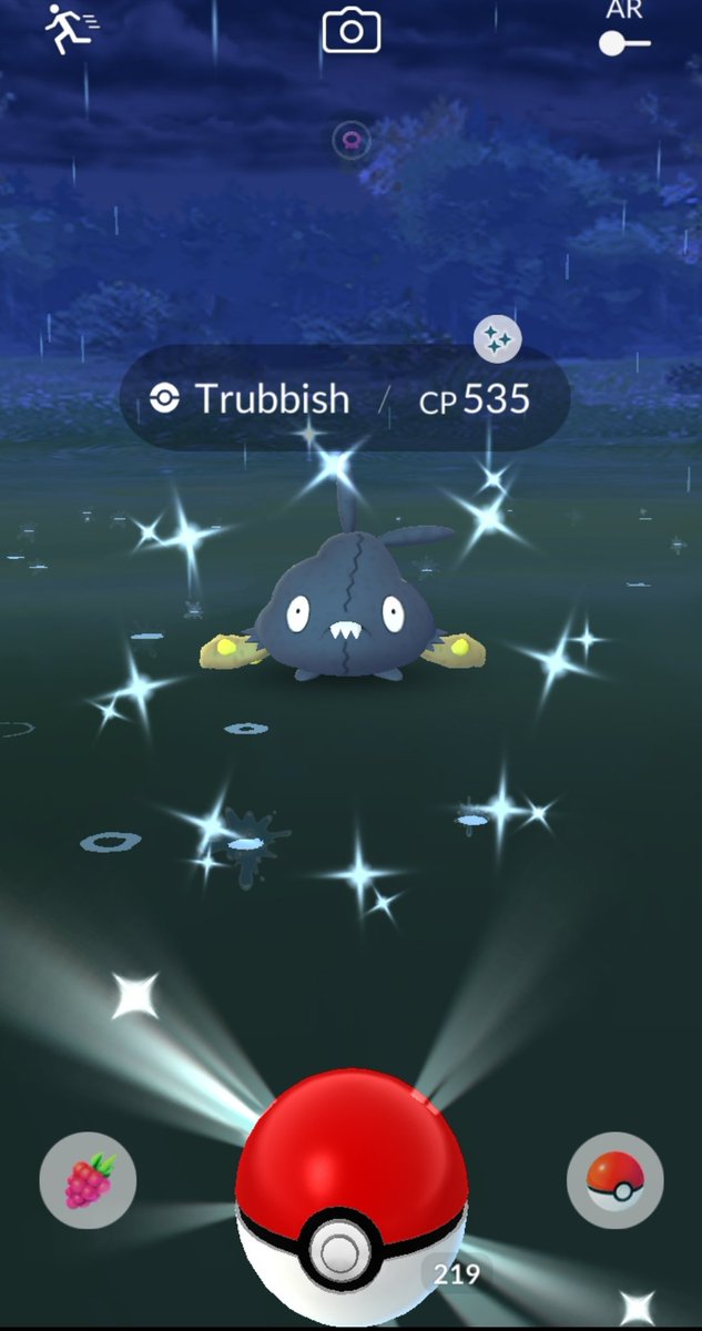 MasterJiggz's tweet photo. Didn't do it for a reward, but ill take it!! #ShinyTrubbish #ShinyPokemon #PokemonGo https://t.co/ZvOKxLsNaB