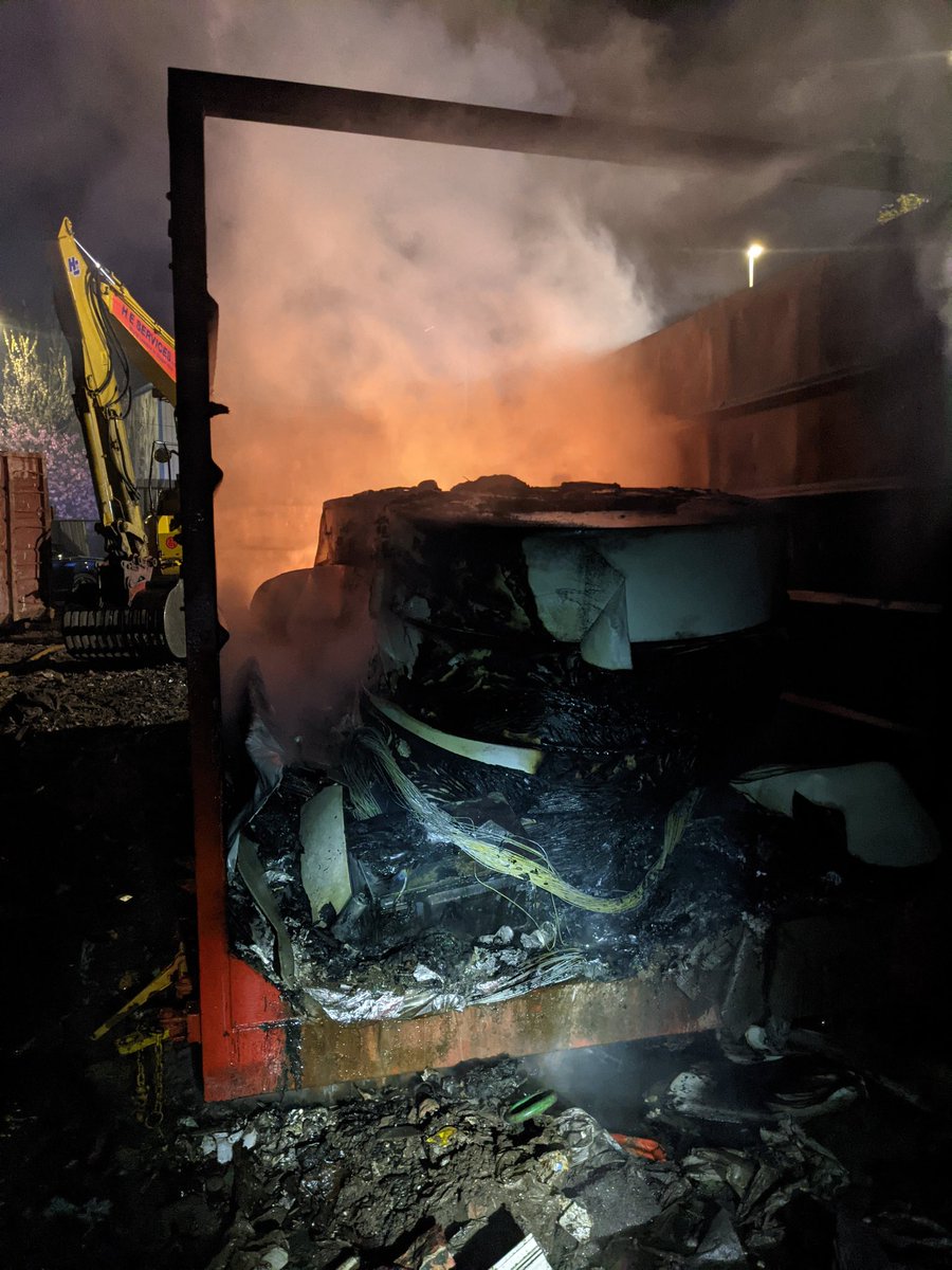 🟢 green watch out to a skip fire with @WMFSNorthfield on Mucklow Hill. Please dispose of waste responsibly. #ClimateCrisis #recycle #protectheplanet