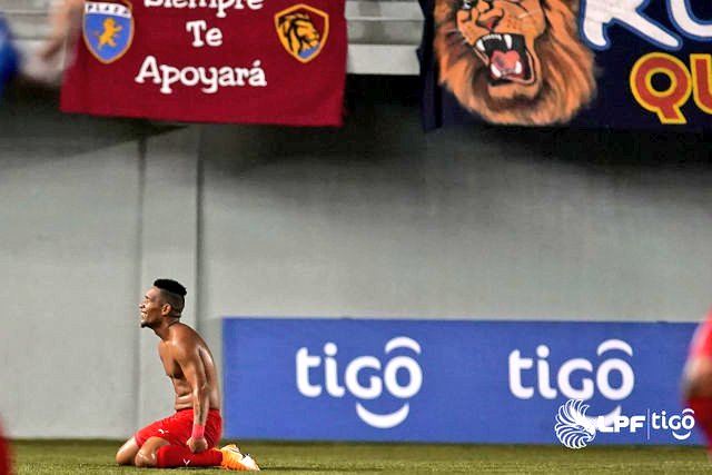bfpanama's tweet photo. 🔥¡Fecha N°13 LPF!🙋🏻♂️🇵🇦👇🏼
▪@veraguas_cd 0-0 @CAIPanama
▪@ArabeUnido_ 0-1 @TauroFC
▪@herrerafc_ 3-0 @Atl_chiriqui
▪@cdplazaamador 2-1 @sportingsmfc
📸: @LPFpanama
#bfpanama #lanuevaera #apertura2021 #vercai #dautau #herach #plaspo https://t.co/egJeziFgaq