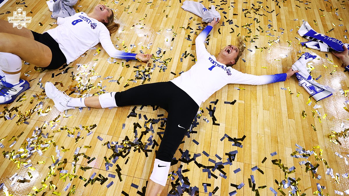 NCAAVolleyball's tweet photo. Confetti fun 🎉

#NCAAVB x @KentuckyVB https://t.co/g7pWyBLqVi