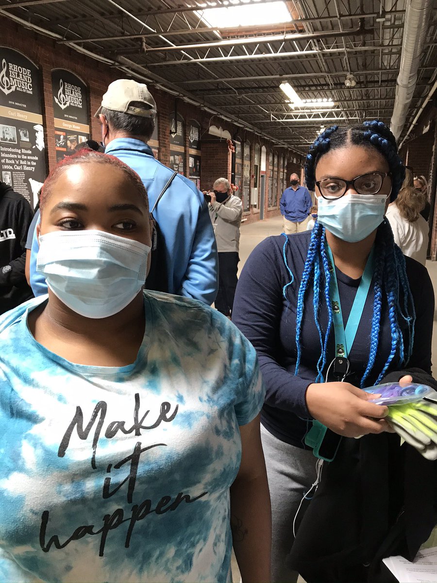 Thank you to everyone that came out and helped with the @empowering_RI  community clean up. Celebrating earth day #pawtucketpride @CityofPawtucket #community @RIFoundation @liveunitedri