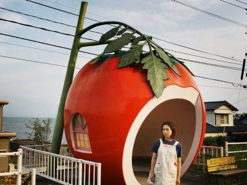 heartzjpg's tweet photo. fruit bus stops in japan https://t.co/cxglwAiTDF
