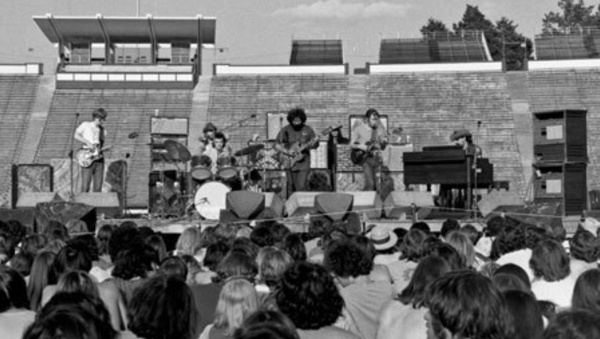 in this shot, marmaduke from the new riders is playing percussion behind kreutzmann, seemingly with his own microphone. wonder if this was a semi-normal thing? [5/7]