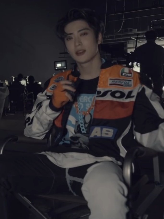 ً (@jjhlooks) on Twitter photo 