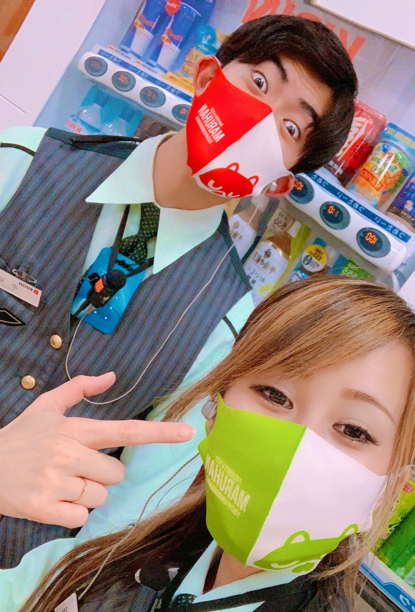 オオタニ マルハン八千代緑が丘店 こんにちは 今日は久々に ２人そろってまーす 赤マスク みどりマスク でお客様のご来店 お待ちしております マルハン八千代緑が丘店 カリスマ店員 日曜日 T Co Kmph48urtp Twitter