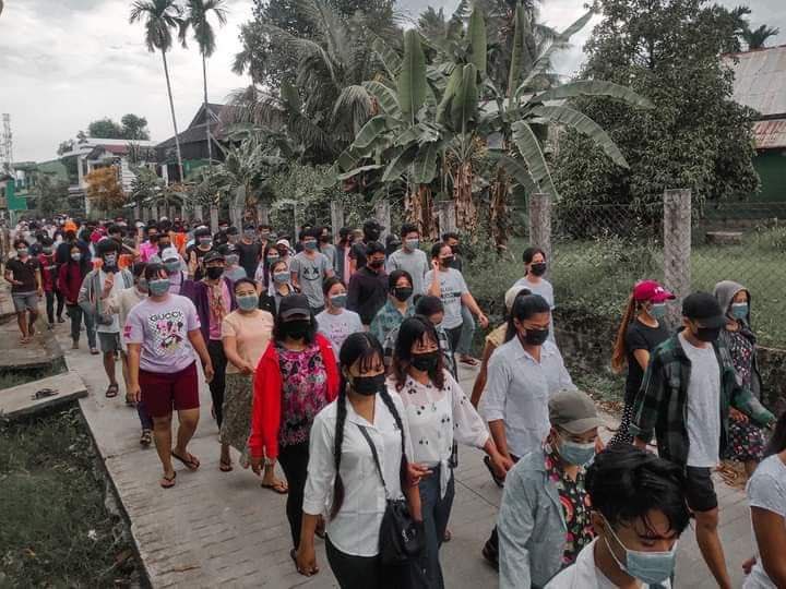 Peaceful Protest in DAWEI, Taninthargyi Region this morning

#WhatsHappeningInMyanmar #Apr25Coup #MilkTeaAlliance