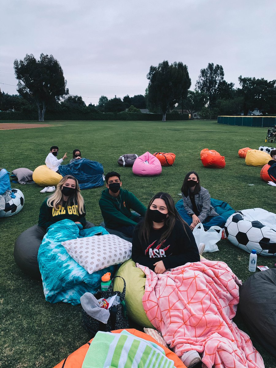 glendorahs_asb's tweet image. We were SO excited to have a safe in-person event on campus this past Friday! We’re thankful this was able to happen. HUGE shoutout to @raisingcanes for helping out with this and to Party Works Interactive for the 40-foot screen and bean bags!
