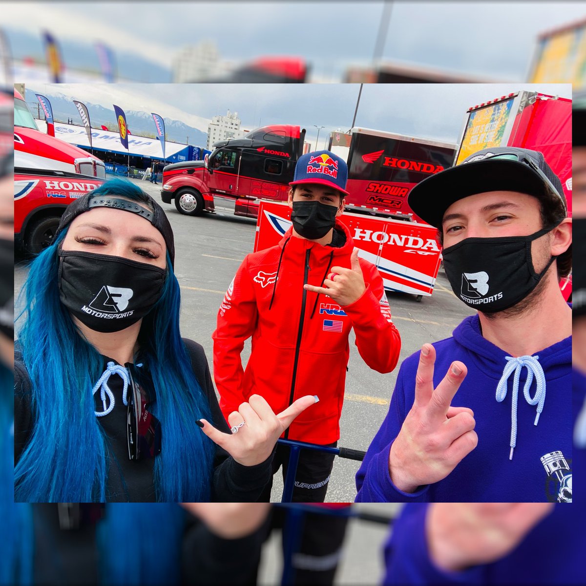 crypticmotoco's tweet photo. Great day at Supercross!👊🏼 #SupercrossLIVE https://t.co/svJdrp43aq