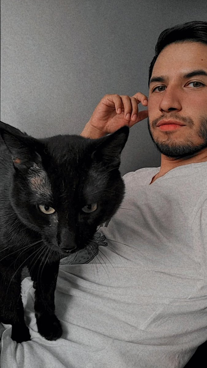 Alain Sinuhe Labaki A Twitter Es Enorme Y Se Supone Que Aun Es Un Bebe