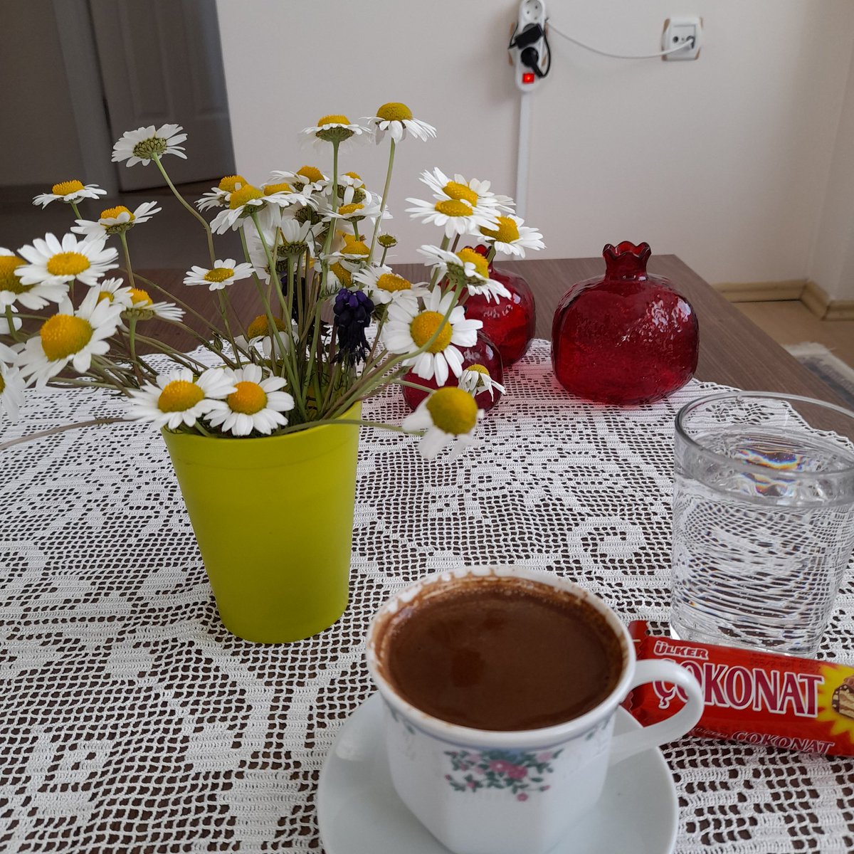 Kahvenin kahve olabilmesi için aşk gibi değil ölüm gibi acı olması gerekir.