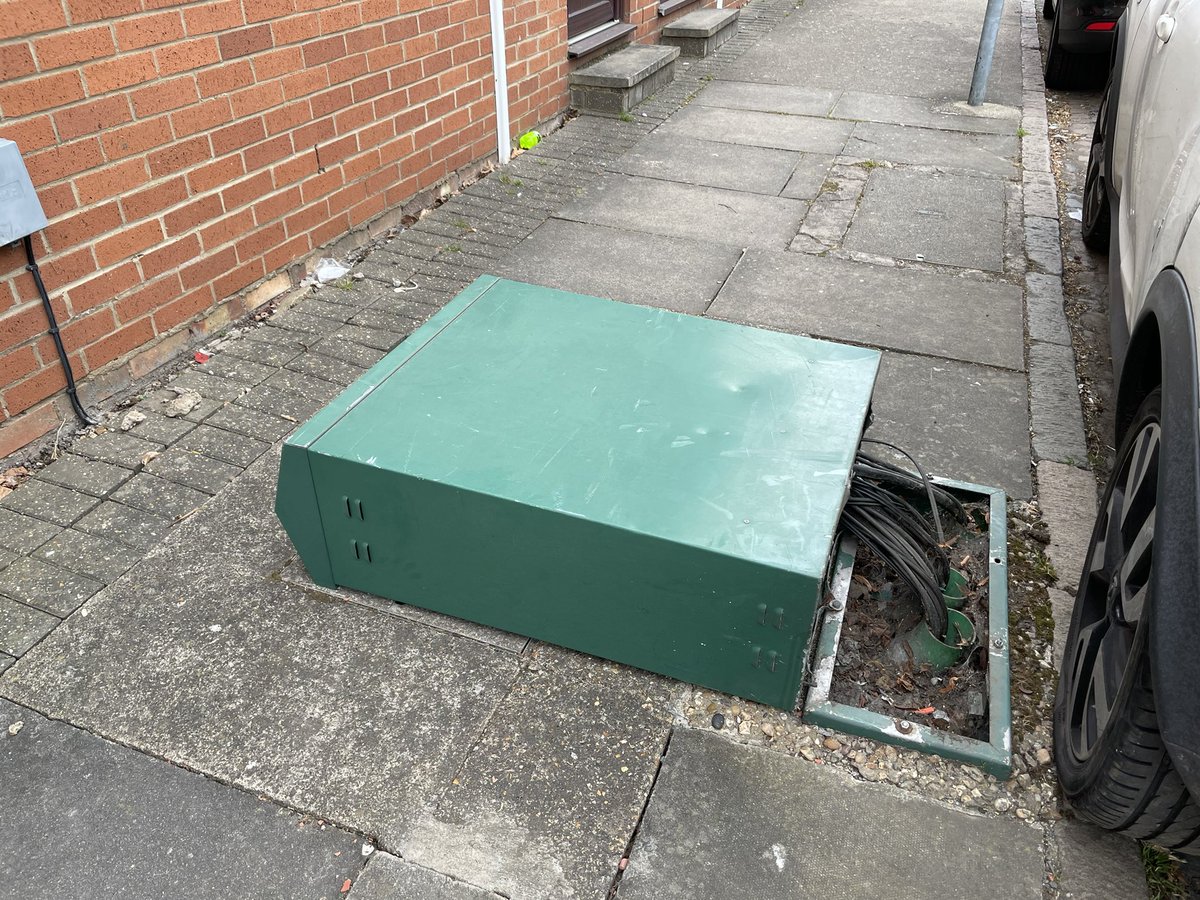 Tim_In_Npton's tweet photo. @virginmedia hi is this your street furniture Northampton Watkin terrace NN1 3ER? Nr house number 50. It’s pretty unhappy looking https://t.co/NRBENmUwWR
