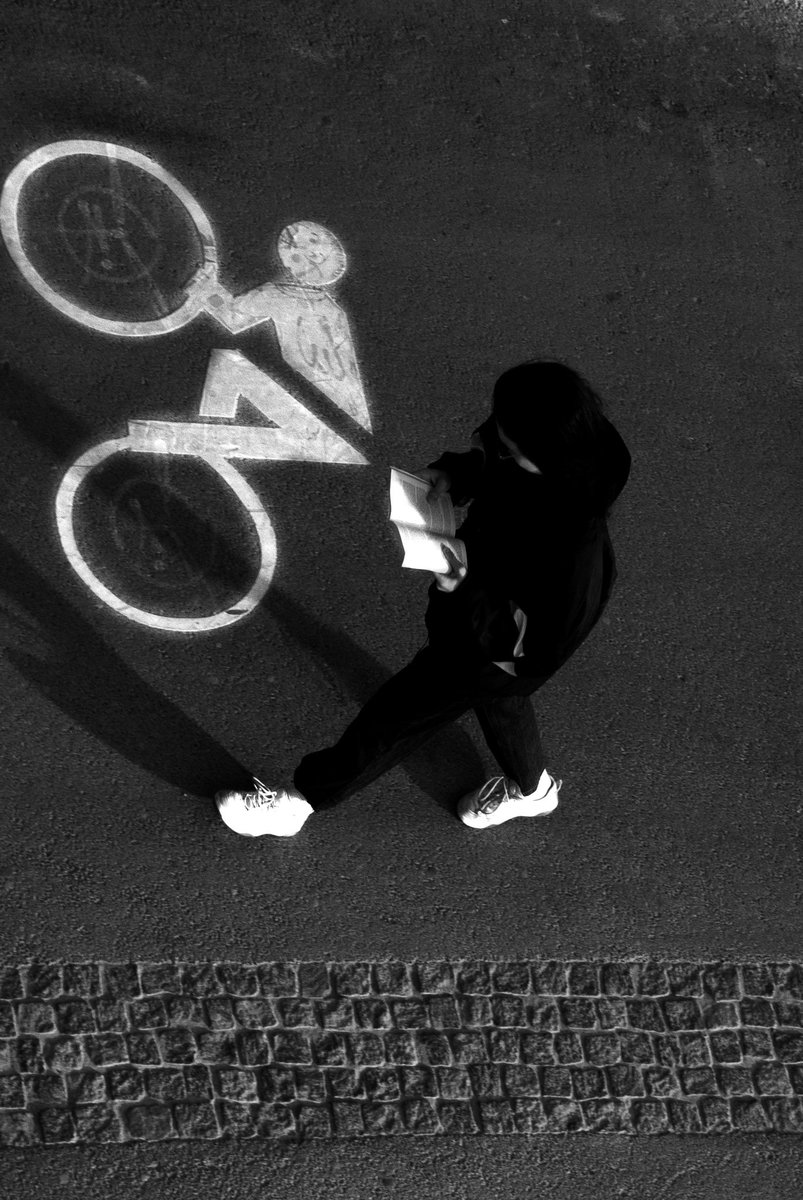 philipp_mberg's tweet photo. Some #viennastreet vibes on a #lockdown Sunday. #bw https://t.co/0Q7kUwwMQe