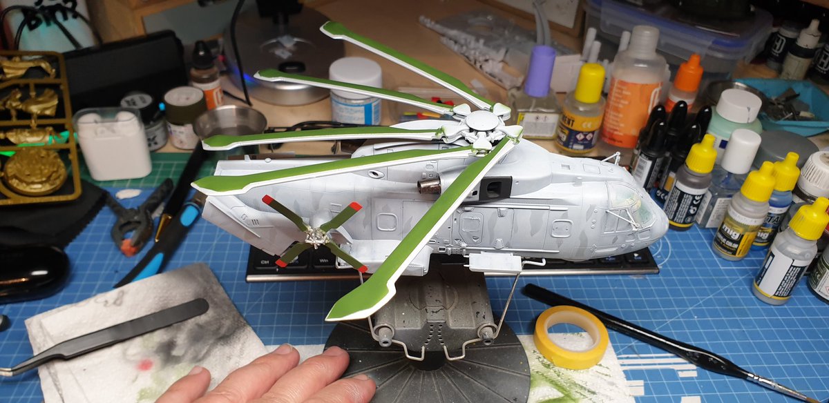 Plastic_Alchem's tweet photo. Merling coming along nicely. #twitch #livestreaming #scalemodel #modelkit #modelismoestático #modelismo #miniaturepainting #scaleplane #modelbuilding #orlee #modelcraft #halftrack #RoyalNavy #merlin https://t.co/hoxkjEl7tV