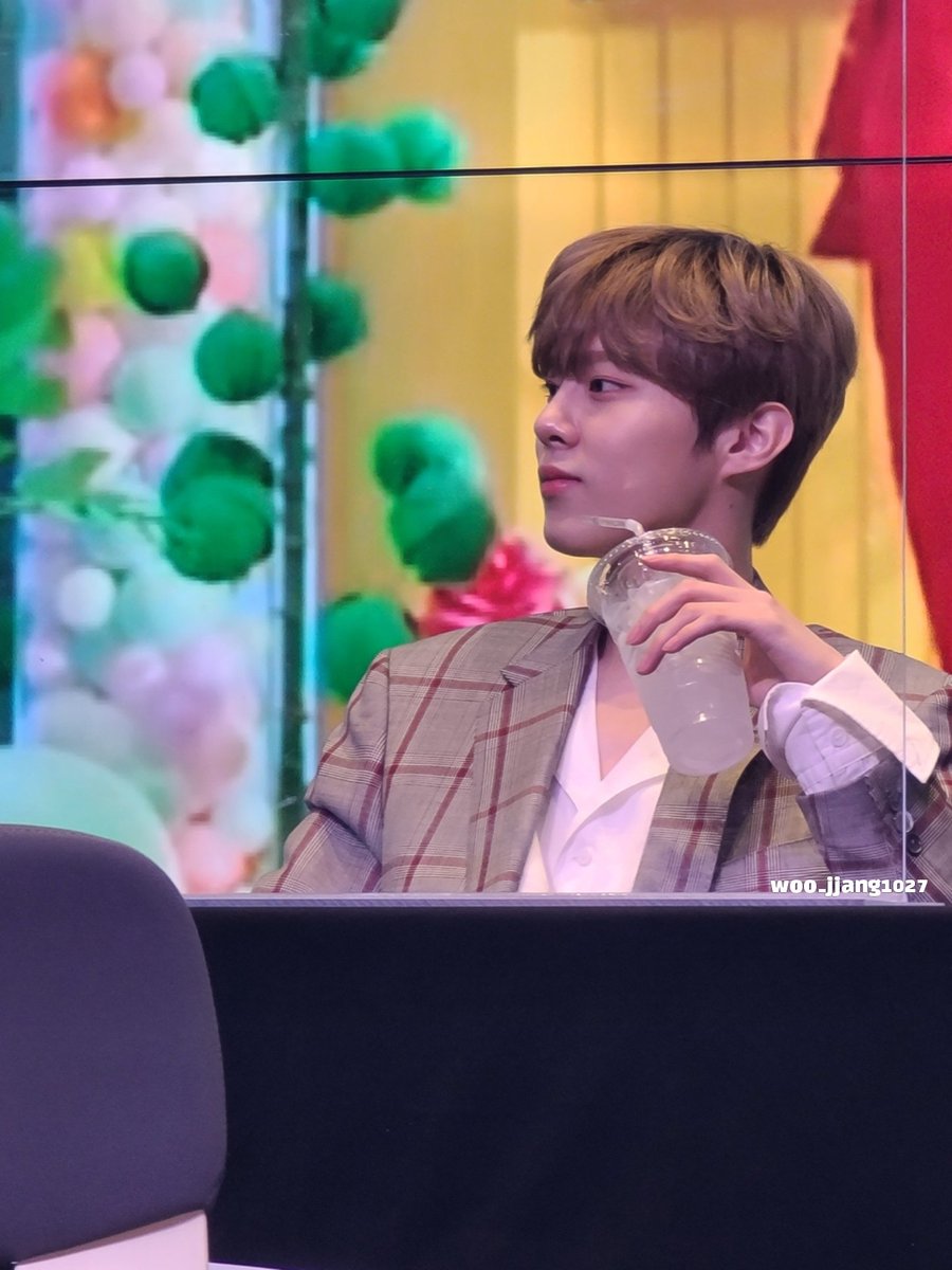 무보정폰사진이 이정도 ㄷㄷㄷㄷ  #김우석   #KIMWOOSEOK