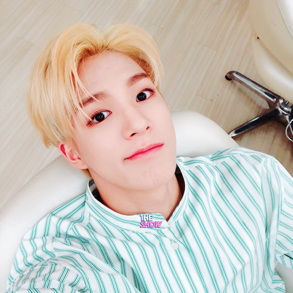 hourlyjeno's tweet photo. #제노 #JENO #NCTDREAM https://t.co/MwtUxumQTZ