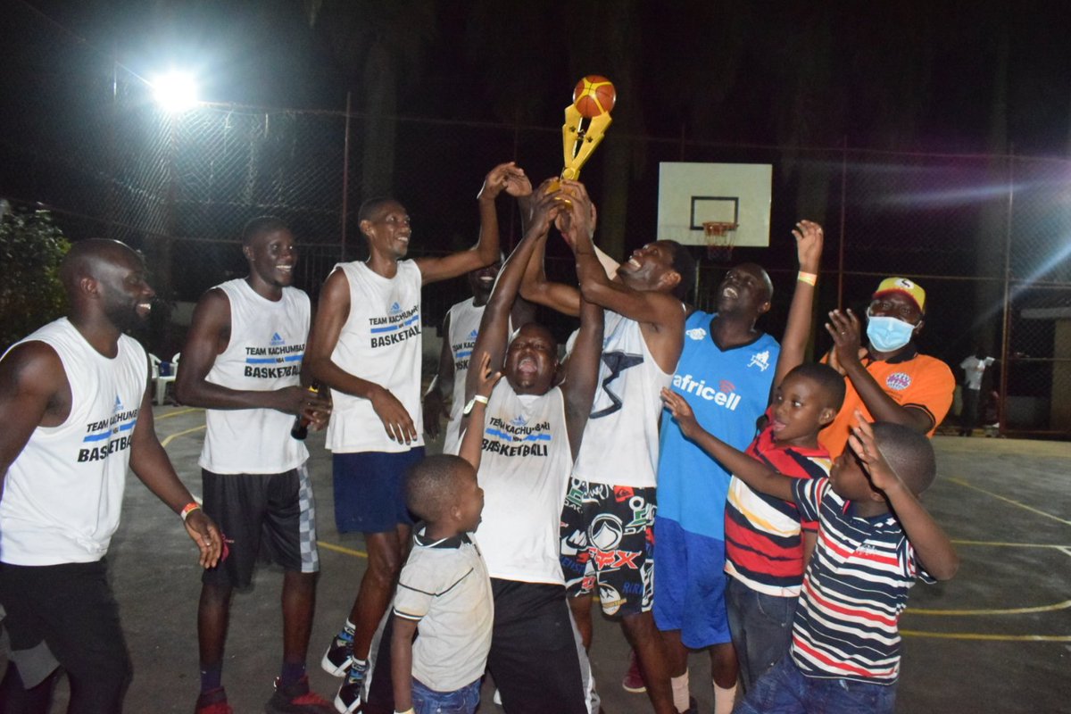 albertKatruGuma's tweet photo. #TeamKachumbali took this home🔥. Congratulations @normanblick4 and the boys🏀.
#Dunk4Simo🏀 @VSeruma @URAuganda @SRKimbugwe @simplyPINit #PutASmileFoundation https://t.co/mL75FiWQLS