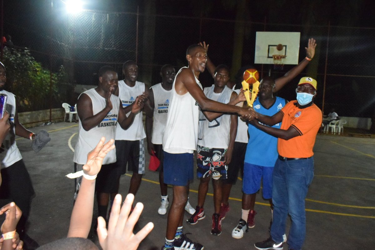 albertKatruGuma's tweet photo. #TeamKachumbali took this home🔥. Congratulations @normanblick4 and the boys🏀.
#Dunk4Simo🏀 @VSeruma @URAuganda @SRKimbugwe @simplyPINit #PutASmileFoundation https://t.co/mL75FiWQLS