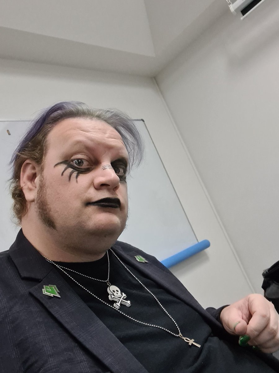 Frankens_1's tweet photo. LADIES, GENTLEMAN, NON-BINARY, GATHER 'ROUND WHILE WITHERBLOOM DAZZLE YOU WITH FEATS OF TERROR AND NECROMANCY! I, LAZARUS WILL SHOW YOU WHY CHILDREN SHOULDN'T PLAY WITH DEAD THINGS.
(But the odd reanimation shows PROMISE)
#StrixhavenBall #MTGStrixhaven https://t.co/miPyqJM3Hu